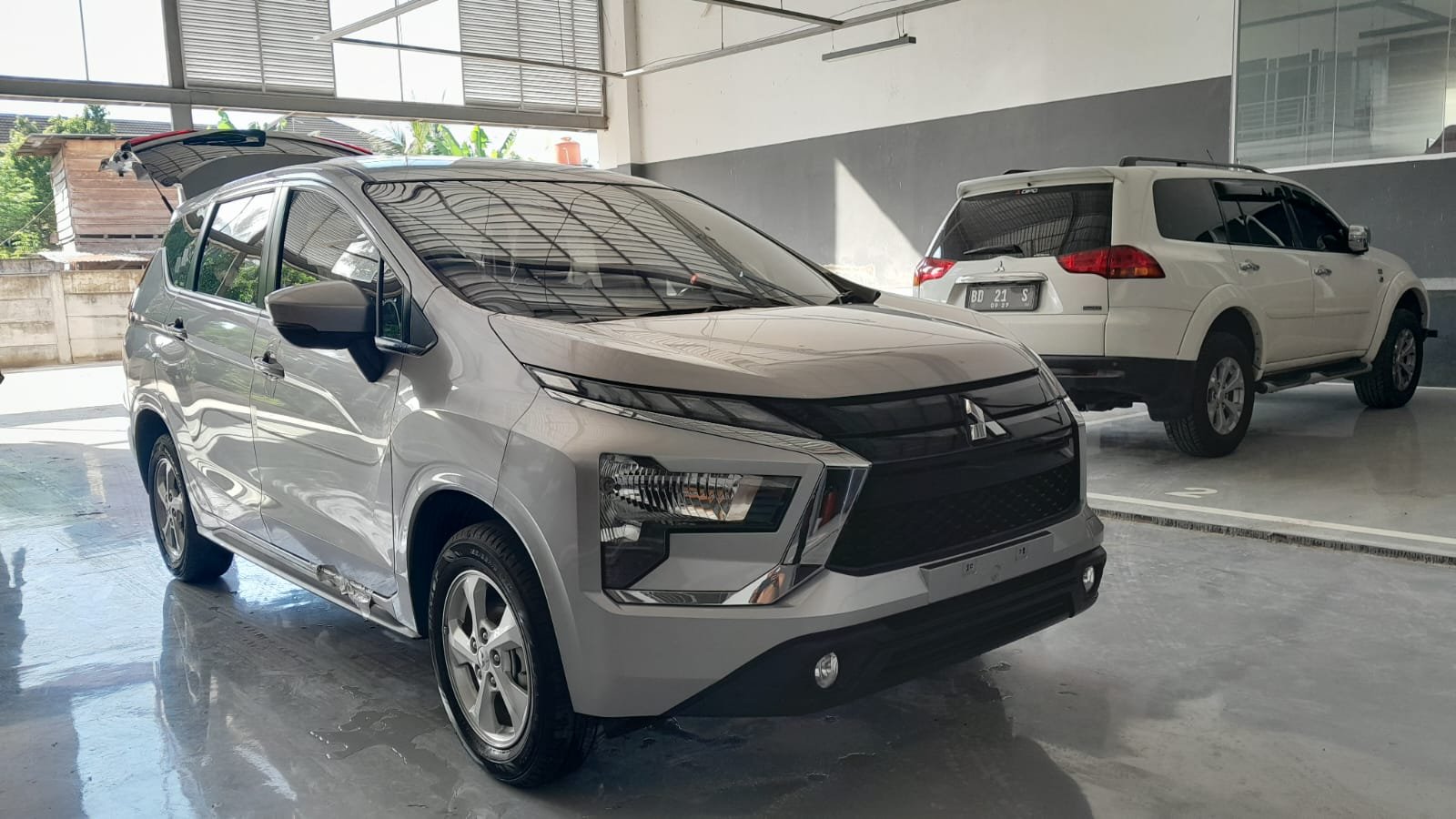 Galeri Raka Rent Car