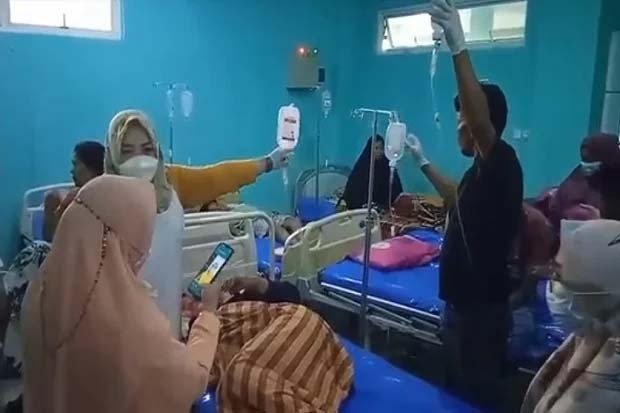 Dokumentasi perawat menjaga pasien di Semarang 1