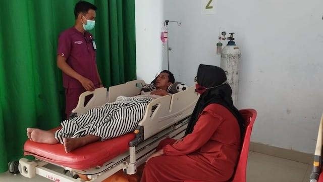 Dokumentasi perawat menjaga pasien di Semarang 3