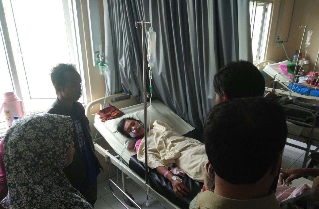 Dokumentasi perawat menjaga pasien di Semarang 4