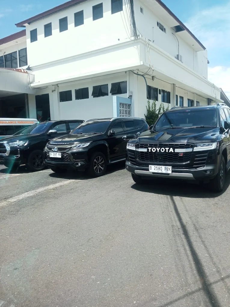 Galeri Raka Rent Car 4